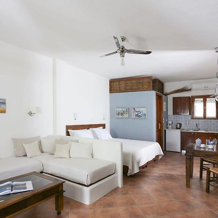 9 Muses - Paros Aparthotel ภายนอก รูปภาพ