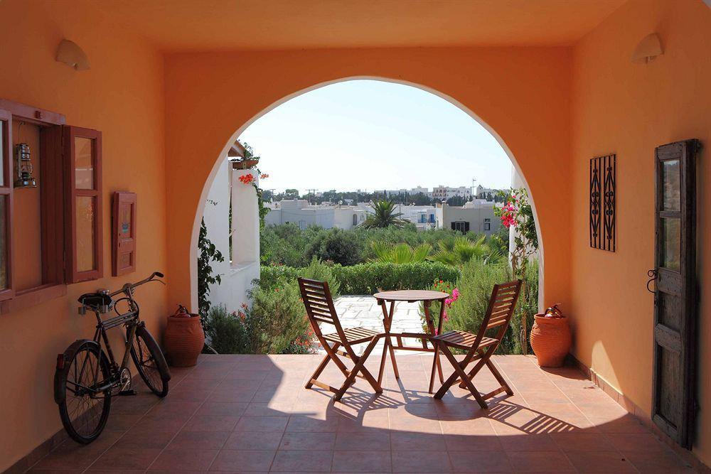 9 Muses - Paros Aparthotel ภายนอก รูปภาพ