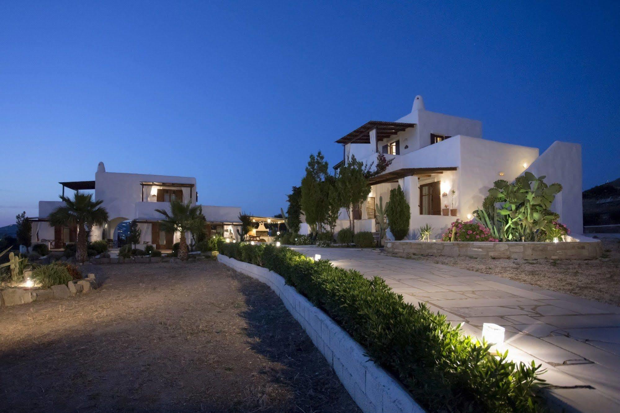 9 Muses - Paros Aparthotel ภายนอก รูปภาพ