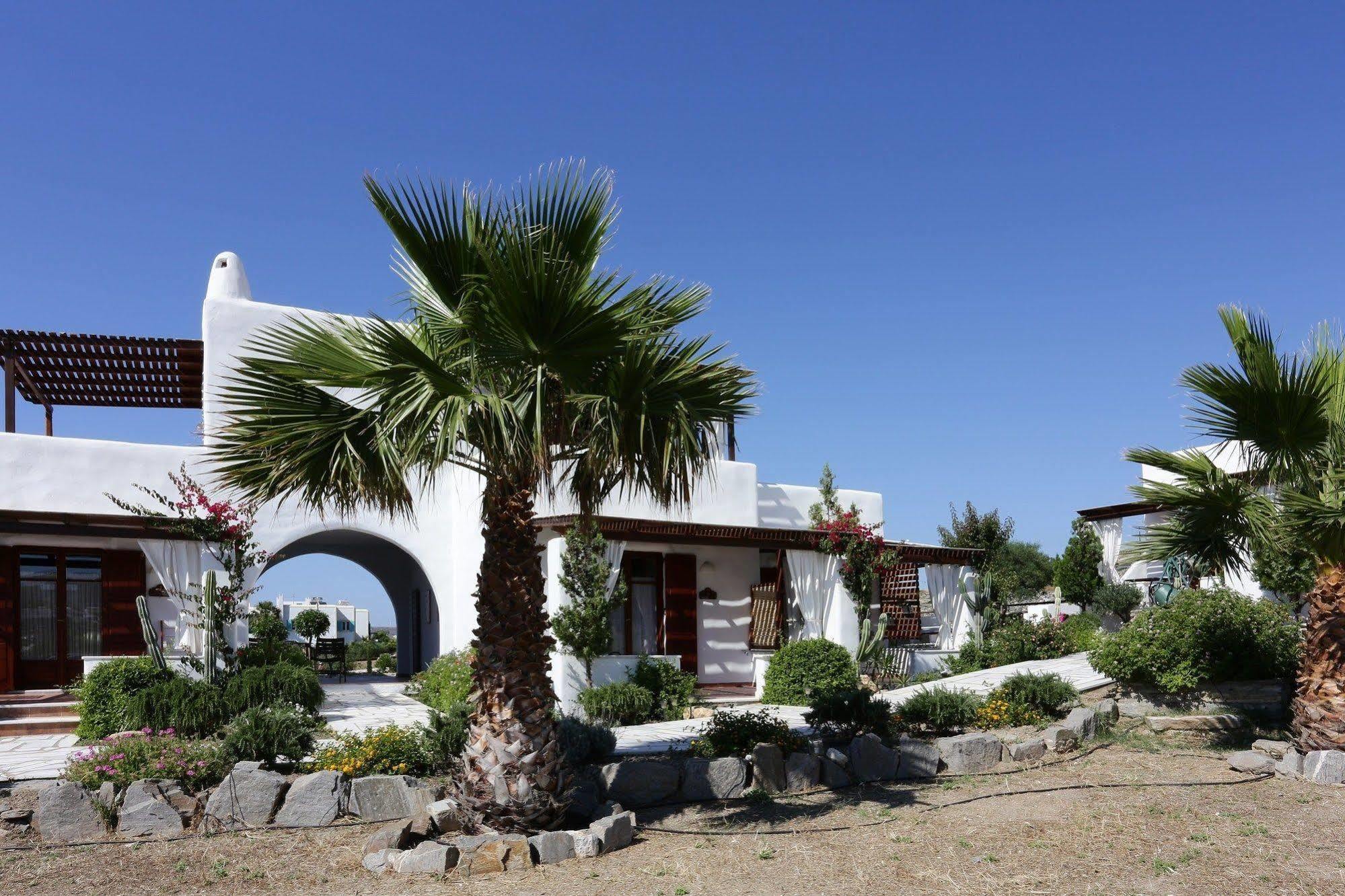 9 Muses - Paros Aparthotel ภายนอก รูปภาพ