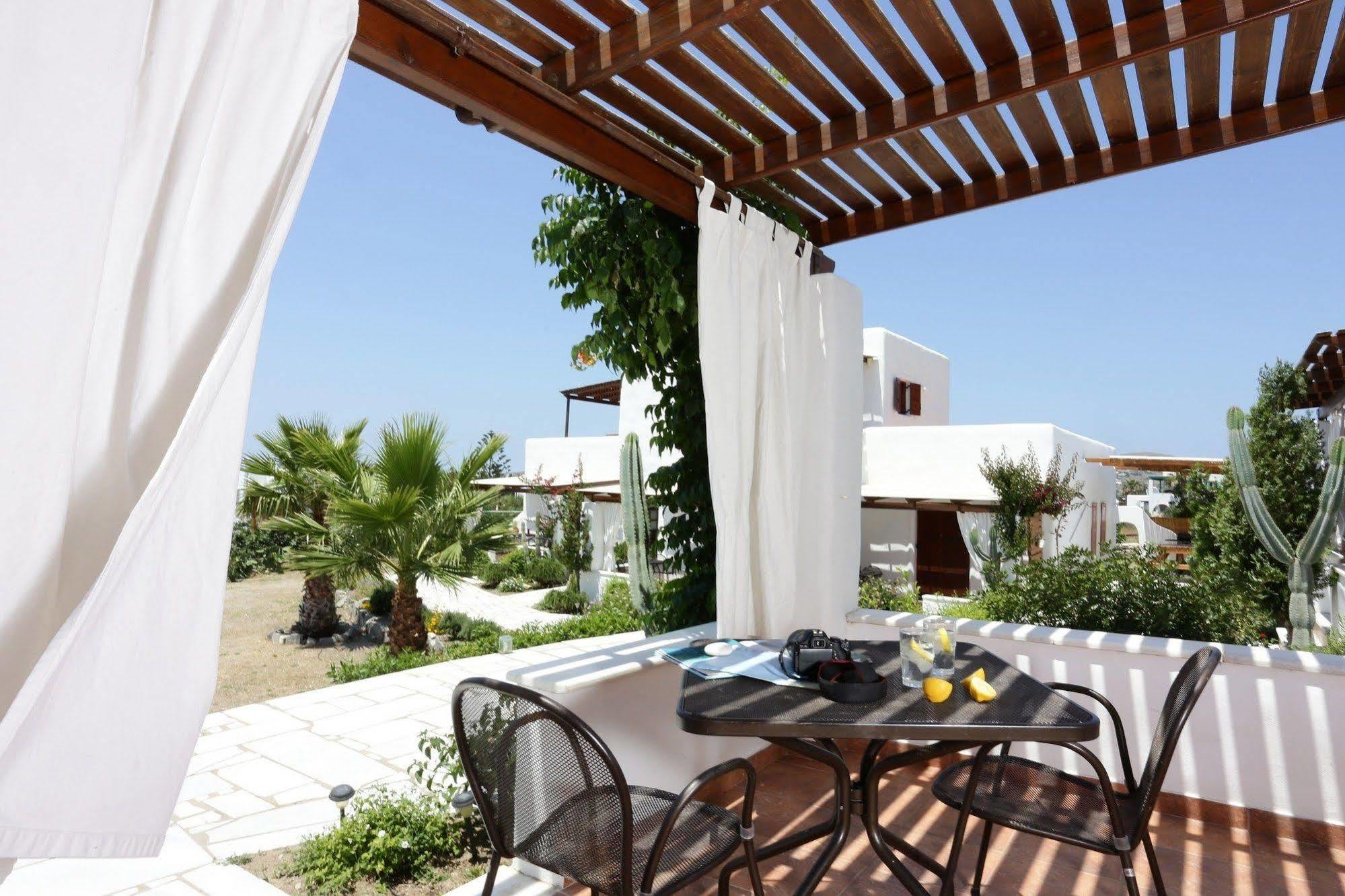 9 Muses - Paros Aparthotel ภายนอก รูปภาพ