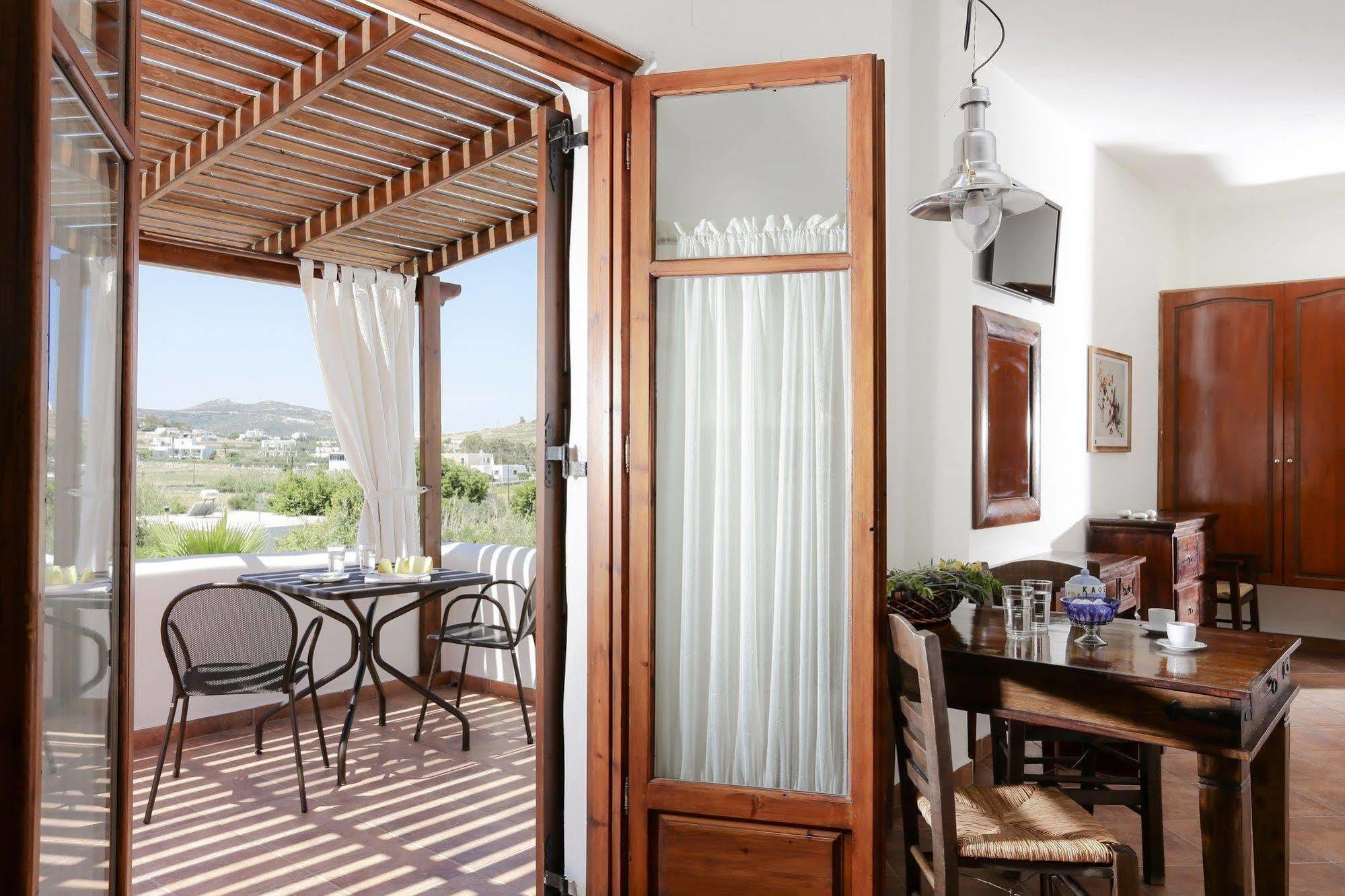 9 Muses - Paros Aparthotel ภายนอก รูปภาพ