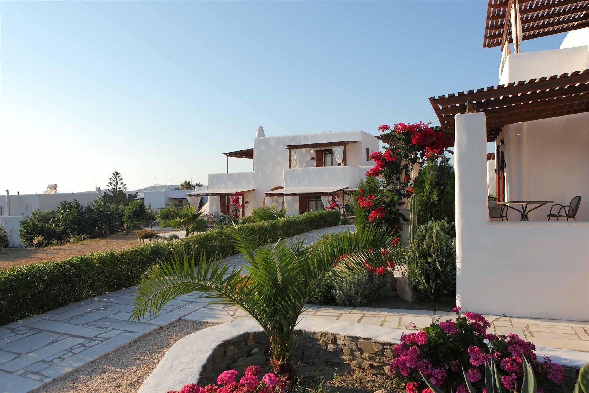 9 Muses - Paros Aparthotel ภายนอก รูปภาพ